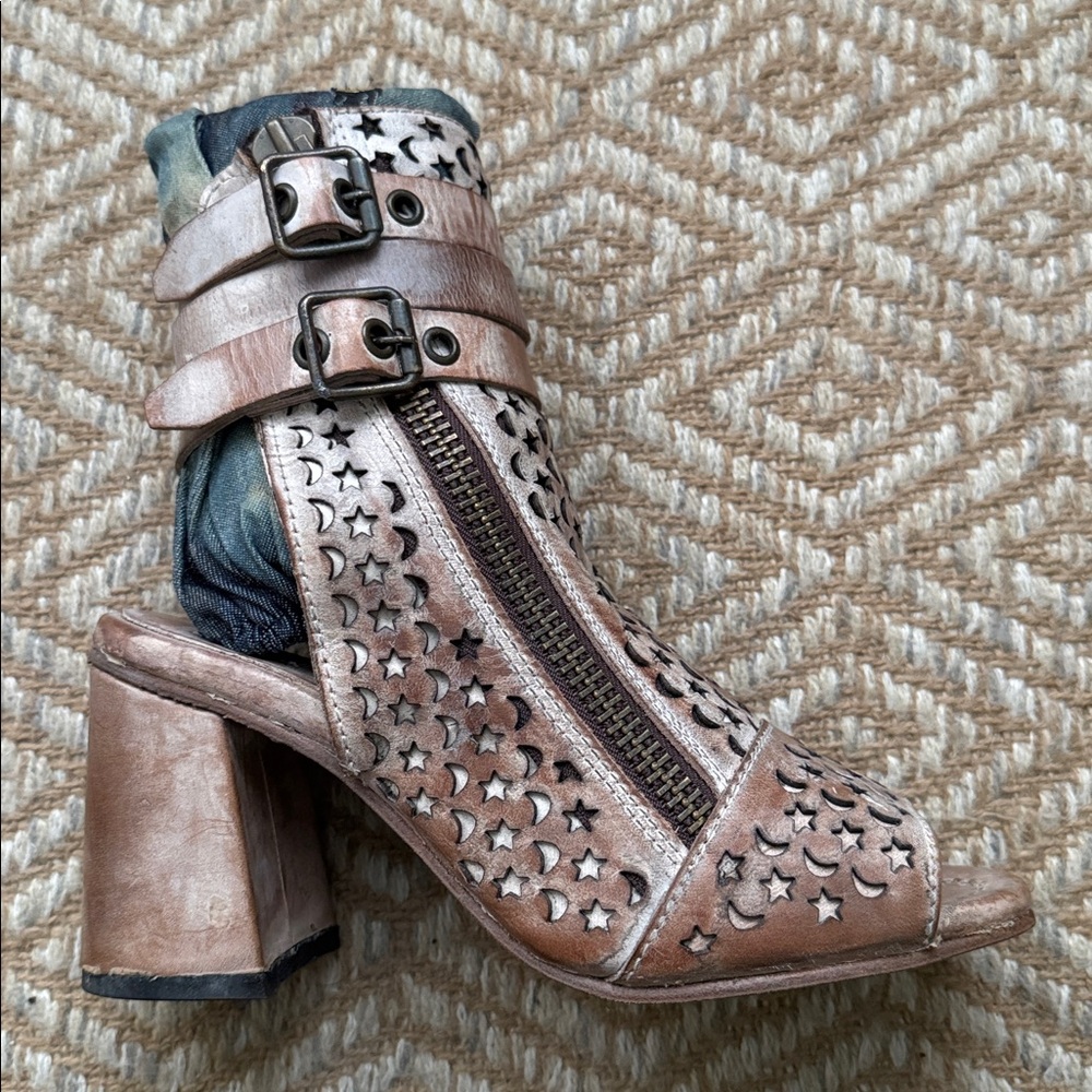 Freebird Theresa Taupe sz 8 Cut-Out Heeled Boots - Picture 6 of 15